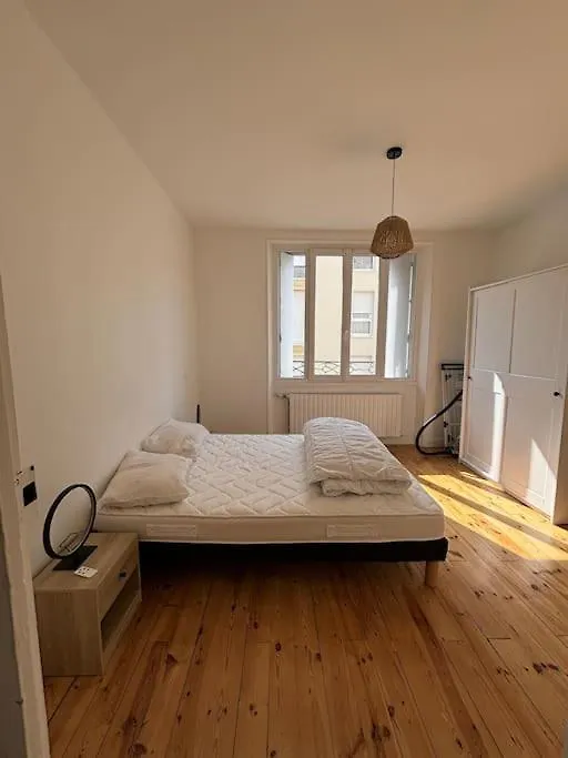 Appartement T2 Idealement Situe Le Puy-en-Velay 0*,